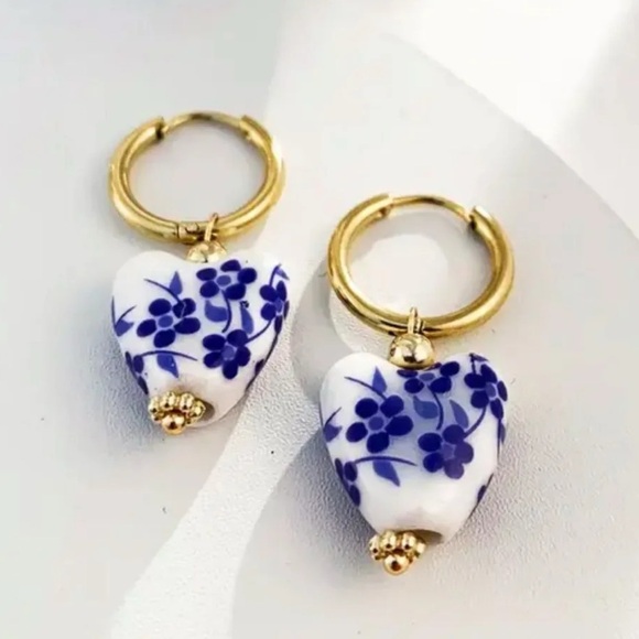 Anthropologie Porcelain Portofino Heart Stainless Steel Pearl Earrings - Picture 5 of 9